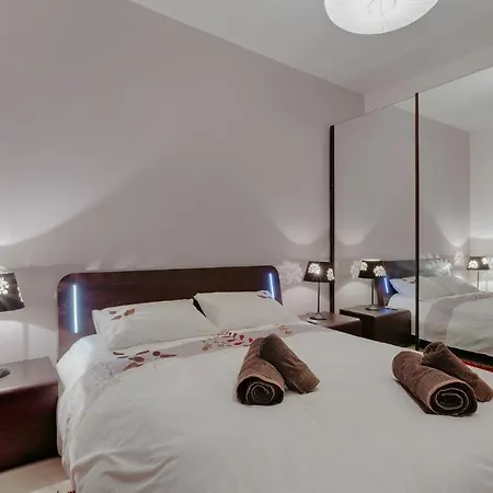 Apartment Luxury Apartment, Prime Location In St Julians