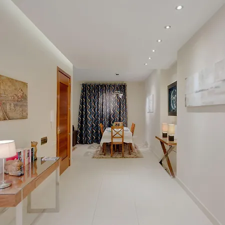 Luxury Apartment, Prime Location In St Julians Saint Julian's