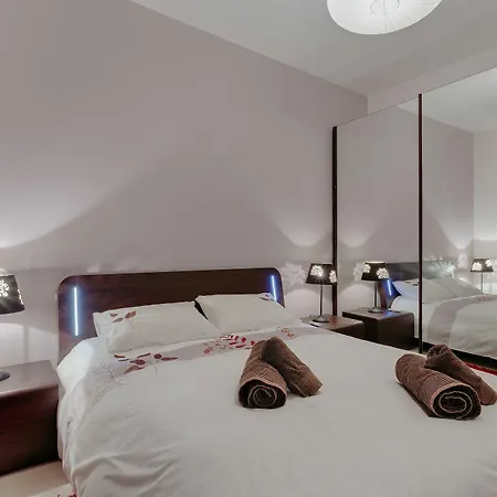 Luxury Apartment, Prime Location In St Julians San Ġiljan