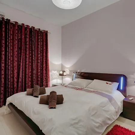 Luxury Apartment, Prime Location In St Julians 아파트 *