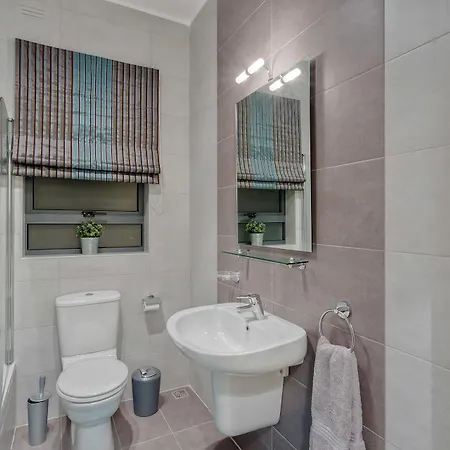 Luxury Apartment, Prime Location In St Julians